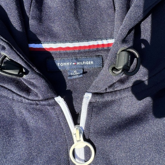 Tommy Hilfiger Men's Black, Red, and White Sweater - Picture 4 of 6